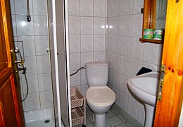 łazienka przy pokoju nr 4