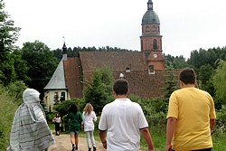 wycieczka do kościoła w Bartołtach